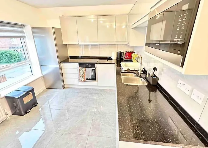 Paradigm House, Delightful 2-Bedroom Flat 4, Oxford