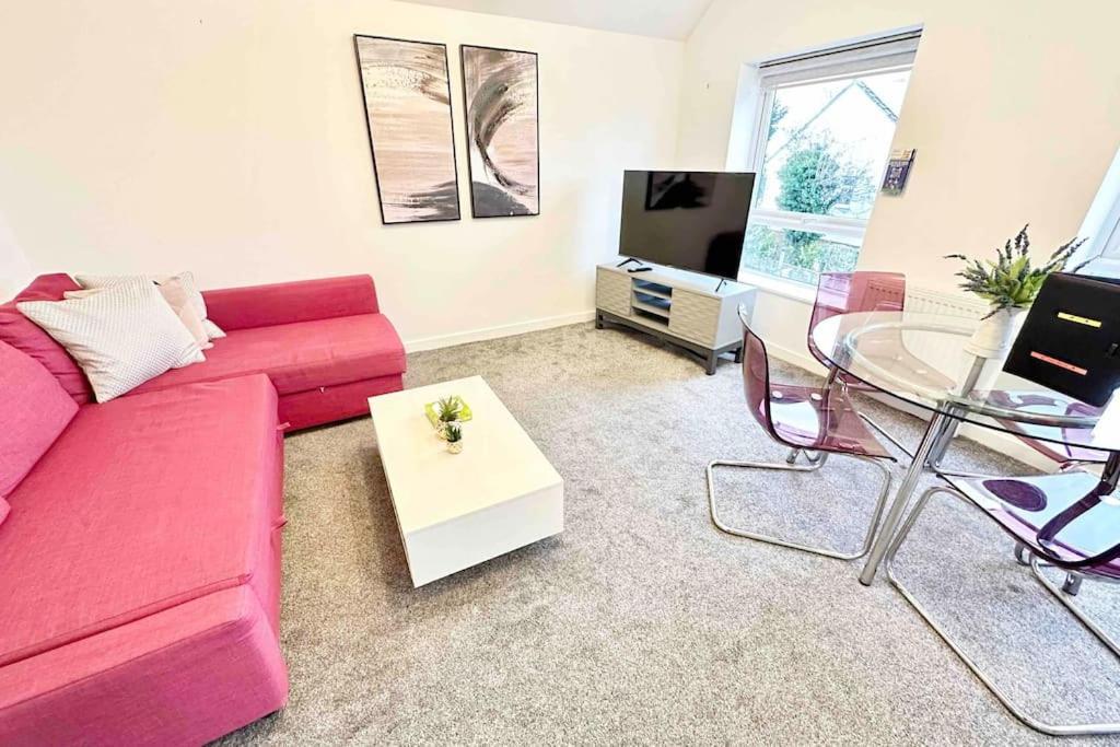 Paradigm House, Delightful 2-bedroom Flat 4, Appartement *